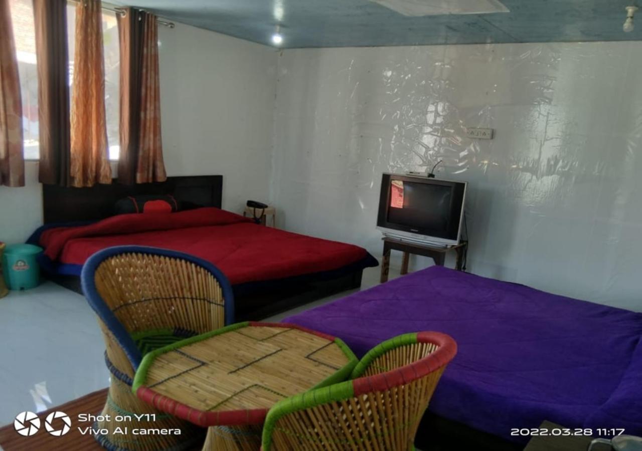 Silver Dew Resorts And Restaurant Dhanaulti Exterior photo